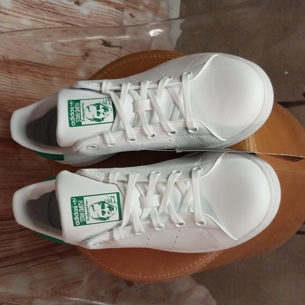 Adidas Original white & green sneakers